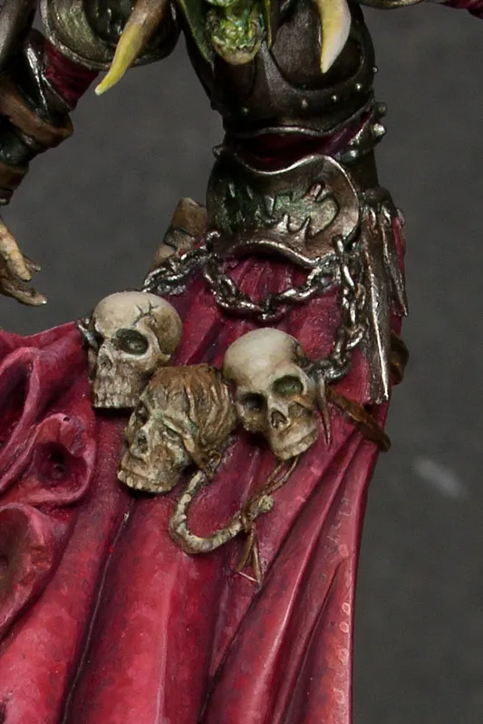 Close-up of skulls on Menhom by Andrea Miniatures before adding blood - technical tutorial by Minichix Studio.