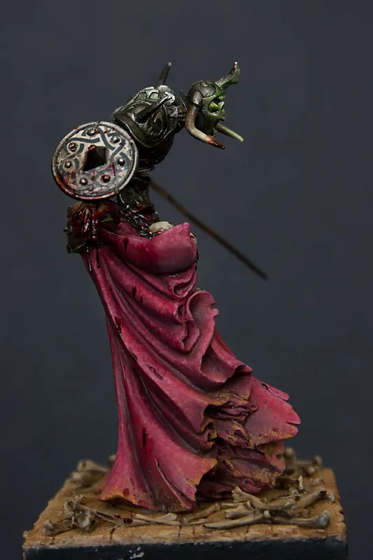 Menhom by Andrea Miniatures with added blood - technical tutorial by Minichix Studio - side view