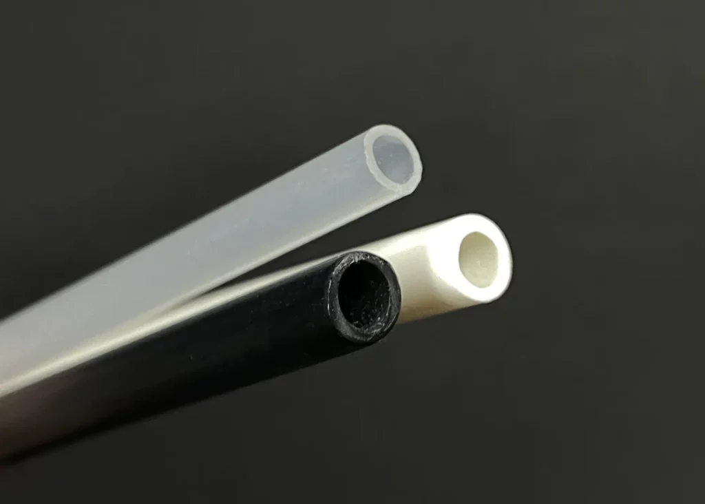 Examples of tubes used to create miniature candles for scenic bases - tutorial by Minichix Studio