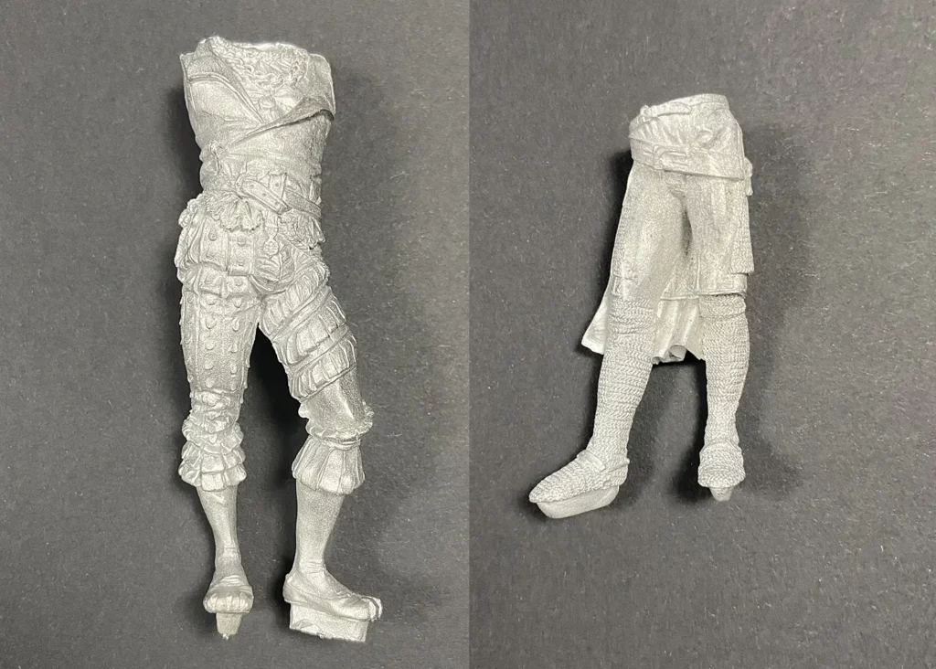 Example of wedges under large scale metal miniatures - 90mm figure - beginner tutorial about mounting miniatures by Minichix Studio.