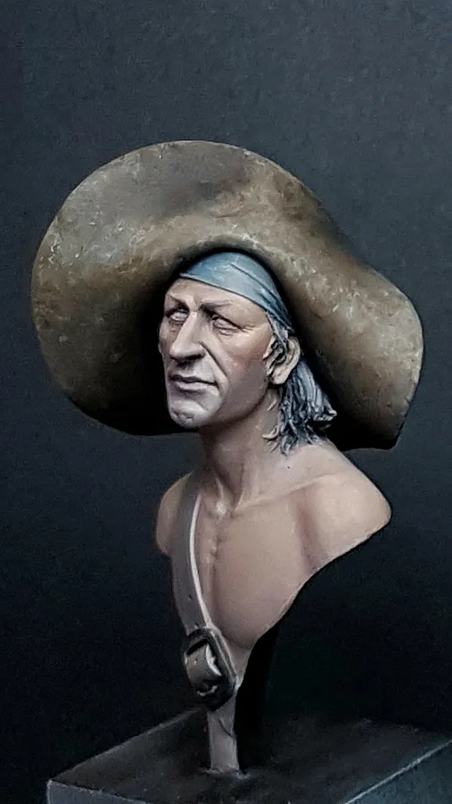 Adding texture to the hat on Sad Pirate bust - Painting leather elements tutorial by Minichix Studio